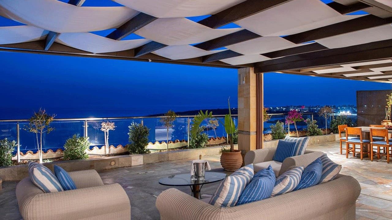 Swimming Pool and Beach (Coral Bay Hotel and Resort) - media 5