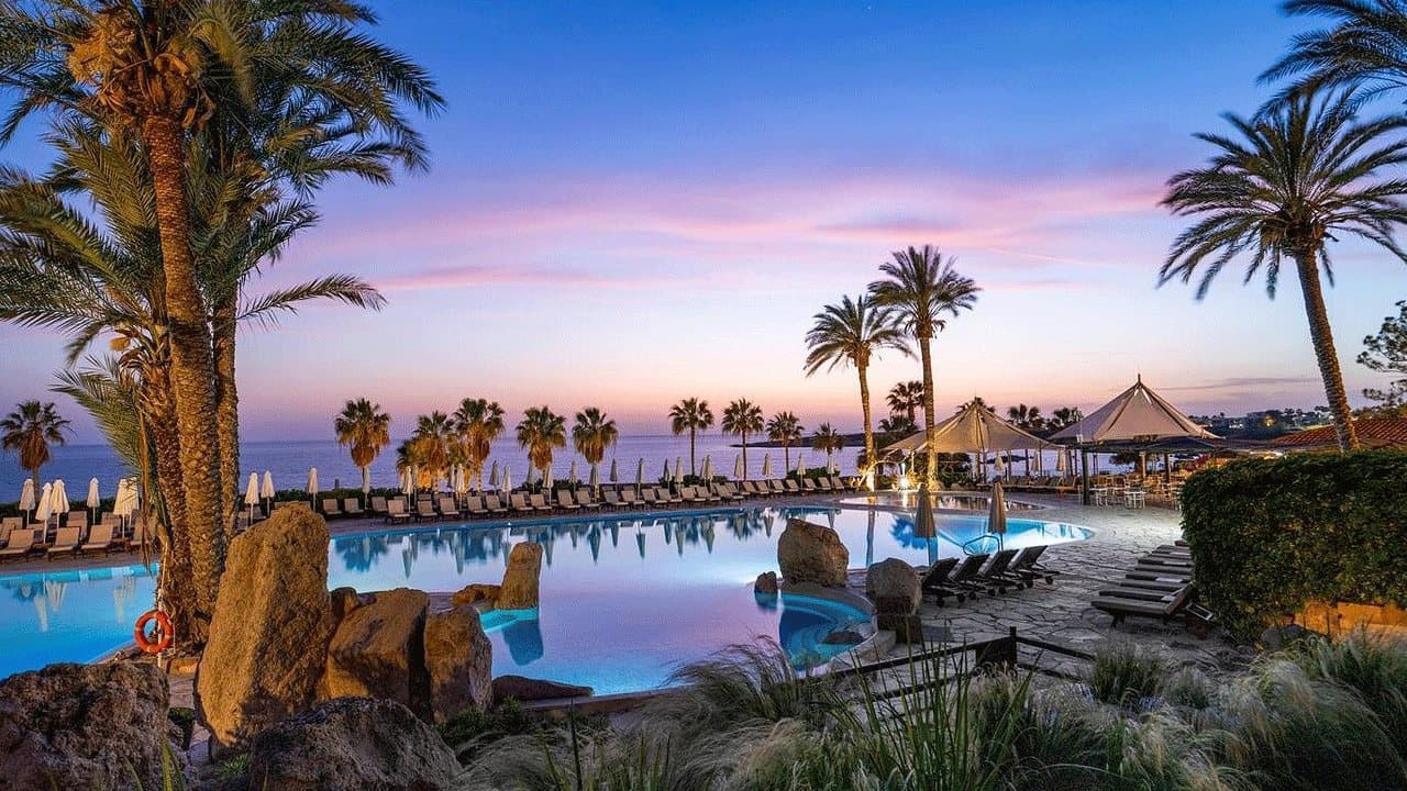Swimming Pool and Beach (Coral Bay Hotel and Resort) - media 10