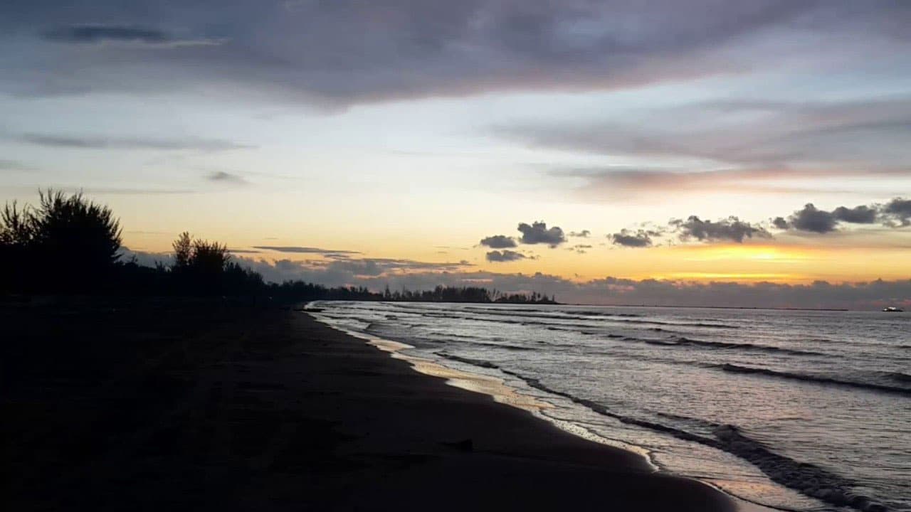 Penanjong Beach - media 3